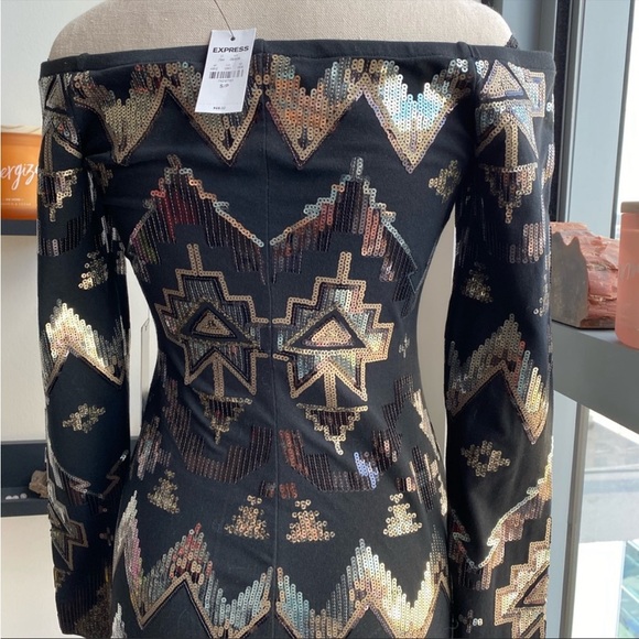 NWT 𝙴𝚡𝚙𝚛𝚎𝚜𝚜 𝚘𝚏𝚏 𝚝𝚑𝚎 𝚂𝚑𝚘𝚞𝚕𝚍𝚎𝚛 𝙱𝚘𝚍𝚢𝚌𝚘𝚗 𝙳𝚛𝚎𝚜𝚜 - Picture 4 of 7